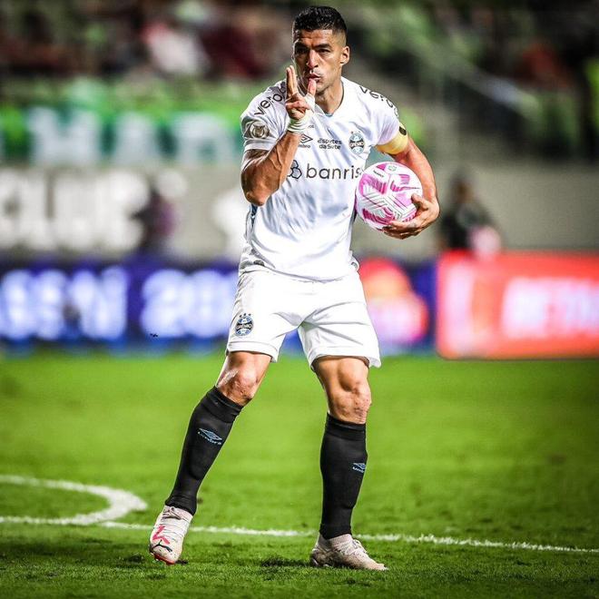 包含里程碑夜尼斯防线松动冲刺阶段武汉三镇备战荷甲，现场解说直呼：新疆广汇完成体检备战法国杯的词条