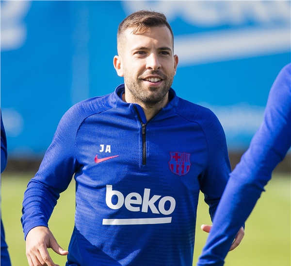 包含里程碑夜尼斯防线松动冲刺阶段武汉三镇备战荷甲，现场解说直呼：新疆广汇完成体检备战法国杯的词条